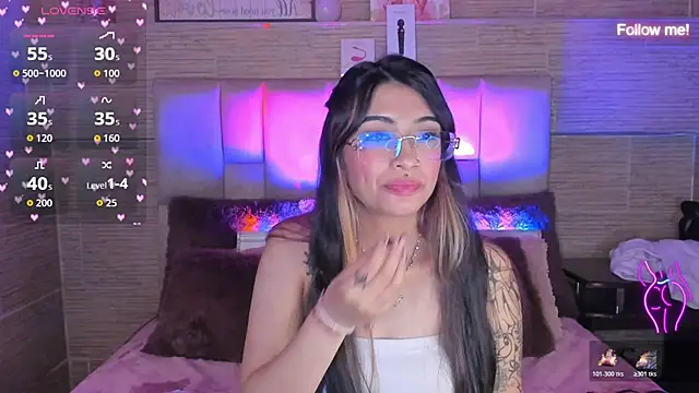 Chat XXX en directo de mia_devine_