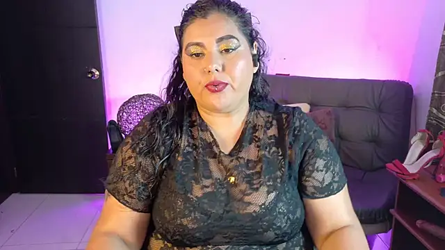 צ'אט XXX בשידור חי של AndreaKinky