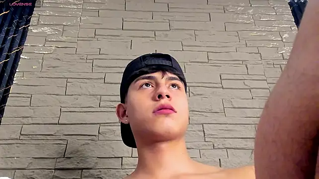 Lander_Cruz Live XXX-Chat