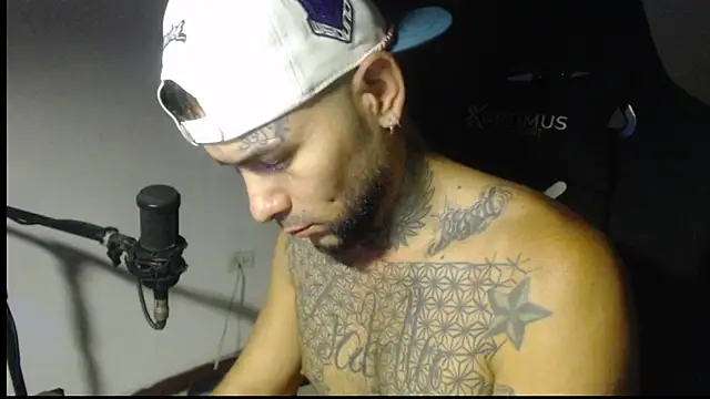 XXX chat uživo modela ROOKERT