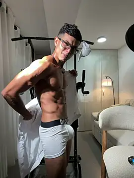 צ'אט XXX בשידור חי של Paradise_boy__