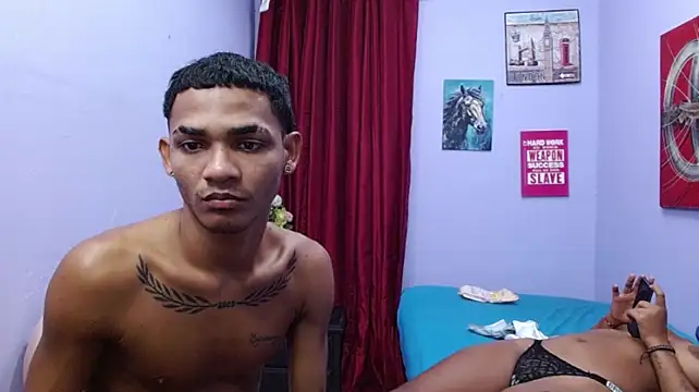 Онлайн чат XXX black_twinks