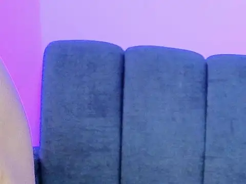 mai_duvan_x élő XXX-chatje