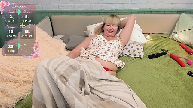 FlirtyMary Chat XXX live