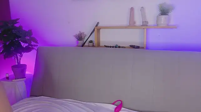 SOPHI_MORGANN Adlı Modelin Canlı XXX Sohbeti
