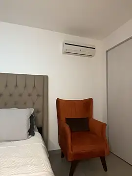 Ainaramoon Chat XXX live