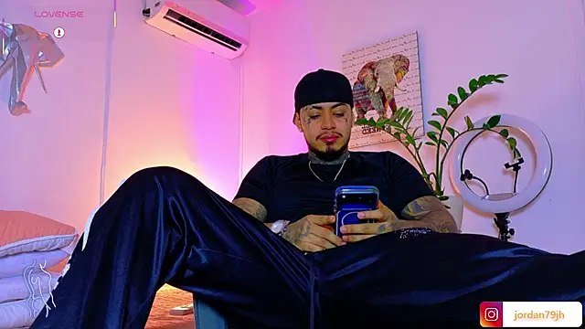 JordanSmiith_ Adlı Modelin Canlı XXX Sohbeti