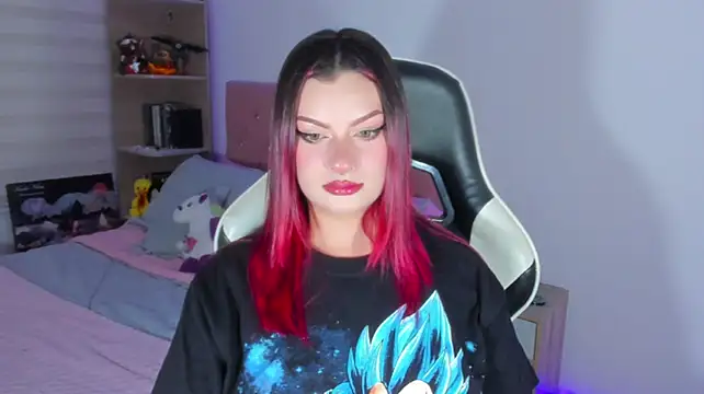 OphelianaRose33 Adlı Modelin Canlı XXX Sohbeti