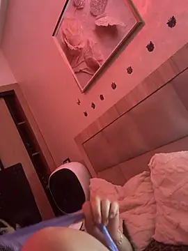 YaraQueen Chat XXX in diretta