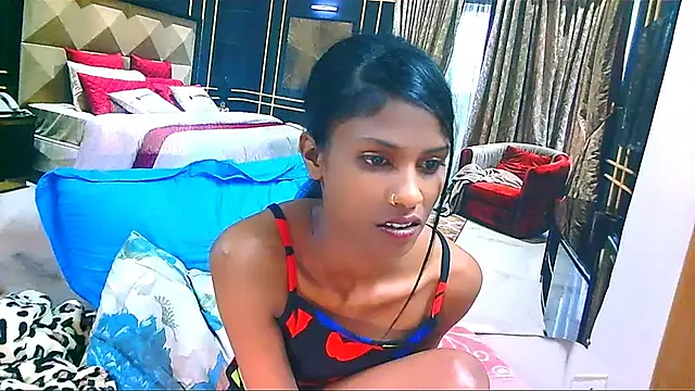 IndianSilkySpice Adlı Modelin Canlı XXX Sohbeti