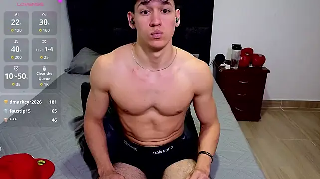 Luke_Muscle – Naživo XXX chat