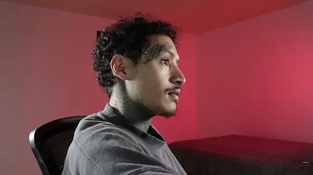 trieone's Live XXX Chat