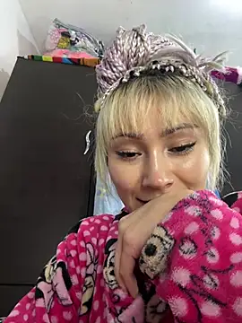 Онлайн чат XXX Adrii_White