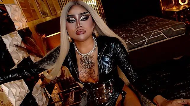 MassiveCockTrans' Live XXX Chat