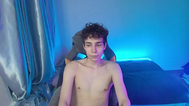 Chatroom XXX en direct de Adam_Kroy