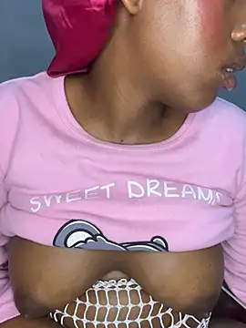 petite_bee Adlı Modelin Canlı XXX Sohbeti