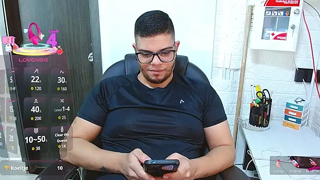 Realjoel01's Live XXX Chat
