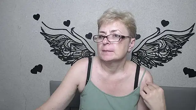 EmiliaGree's Live XXX Chat
