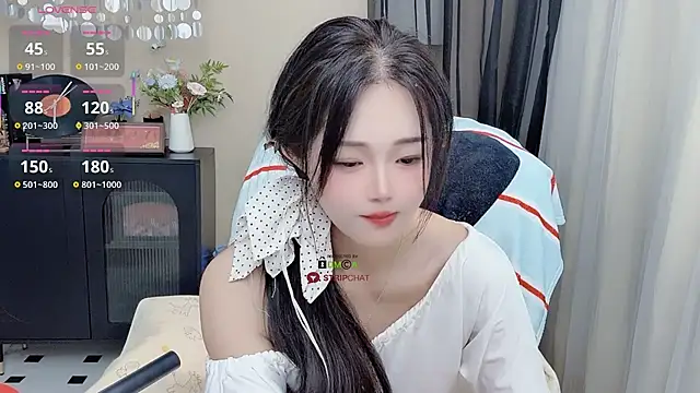 CeeKie Chat XXX in diretta