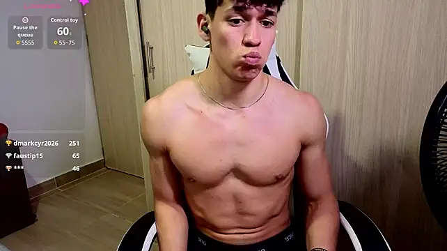 Luke_Muscle Live XXX-Chat