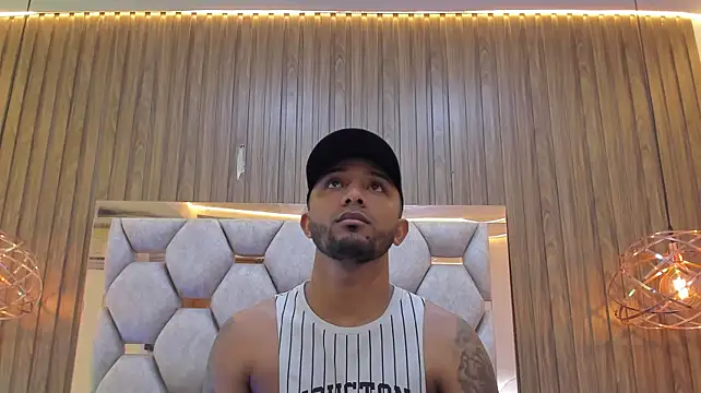 Chat +18 de Robin_Rief ao vivo