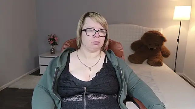 Chat XXX en directo de BonnnyBoobsy