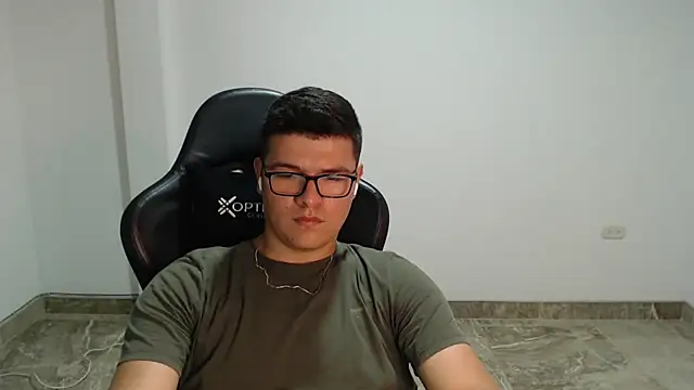 Plug_Control's Live XXX Chat