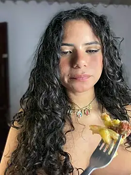 Chat XXX en directo de Simone_Miller
