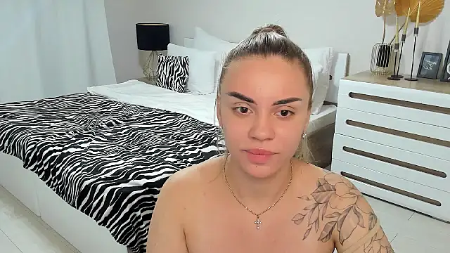 Gabi_Sky Live XXX-chat