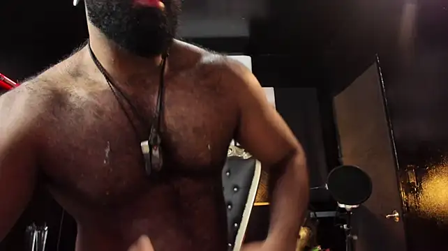 دردشة BeardAndrew الجنسية المباشرة