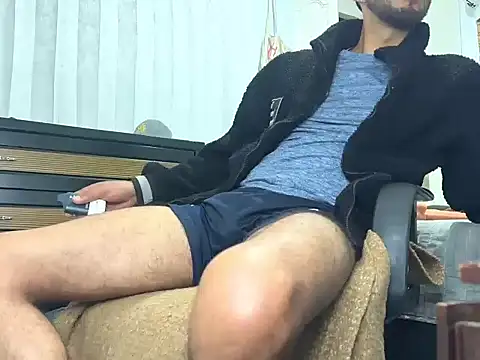 thomass1018 Adlı Modelin Canlı XXX Sohbeti