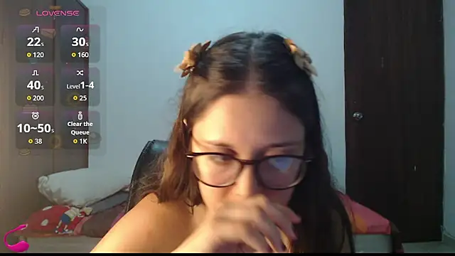 Chat +18 de MadieeLorez ao vivo