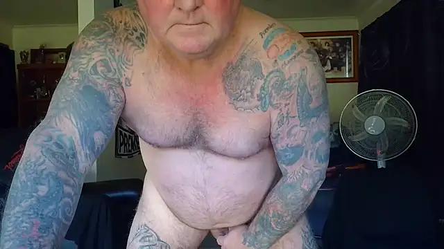 KINKYBLUEYES69's Live XXX Chat