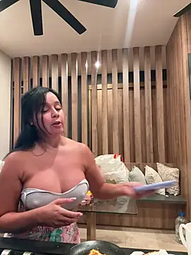 Chat +18 de _kathaLopez_ ao vivo