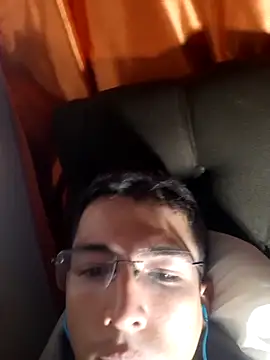 Chat +18 de Tchutom ao vivo