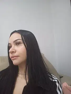 XXX chat uživo modela Newhot__Rj