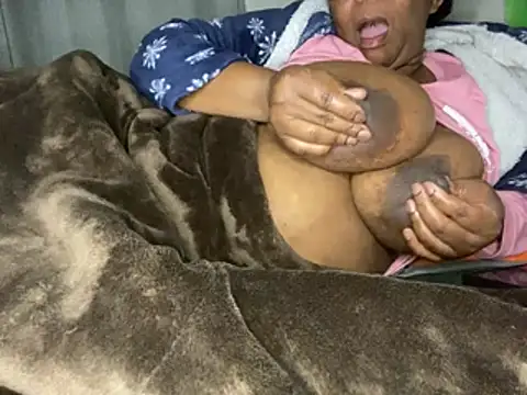 BoobsQueeen – Live XXX-chat