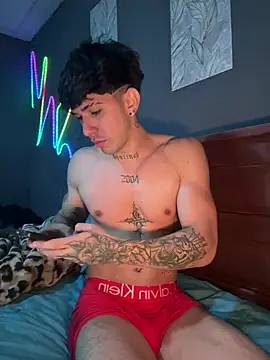 Owen_rave live XXX chat