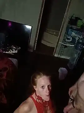 redslovestofuck's Live XXX Chat