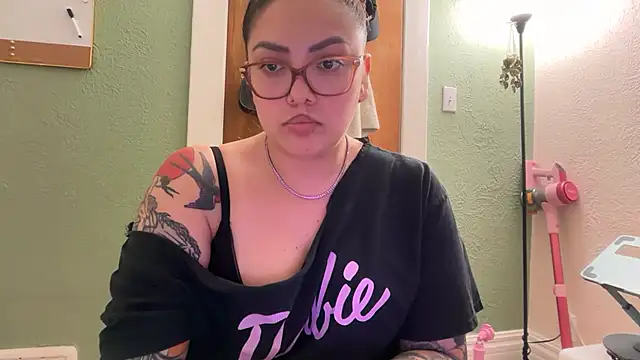 native_naya Adlı Modelin Canlı XXX Sohbeti