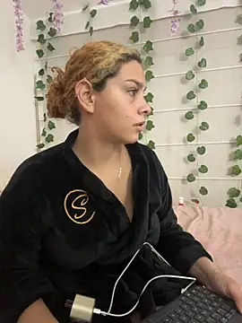 Sarabubbie Live XXX Chat