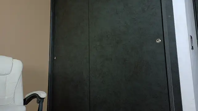 eren_jeager's Live XXX Chat