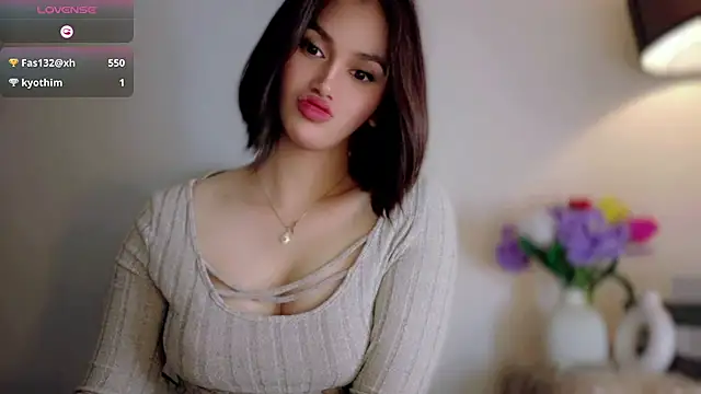 Anna_HollyDoll Adlı Modelin Canlı XXX Sohbeti