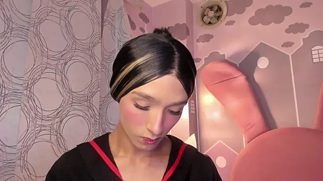 skinny_dolltrans' Live XXX Chat