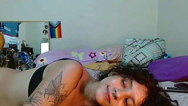 Chatroom XXX en direct de AlinaWoolf_
