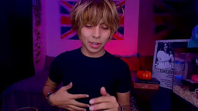 Aronn_44 Live XXX-Chat