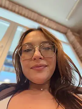 Chatroom XXX en direct de LunaMood