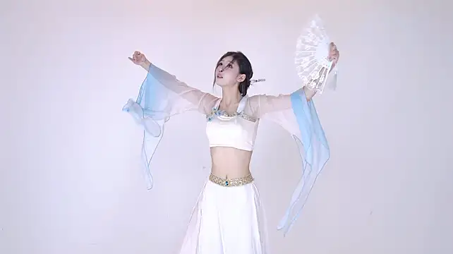 IVE-111のライブXXXチャット