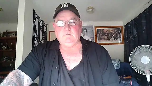 KINKYBLUEYES69 Webcam-Show