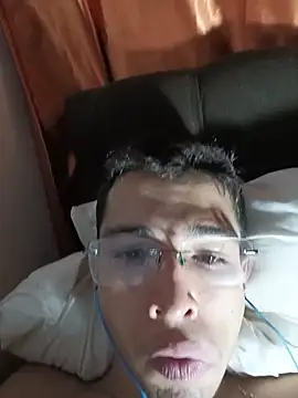 Tchutom live XXX chat